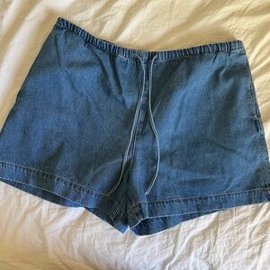 H&M Tie-Waist Chambray Short